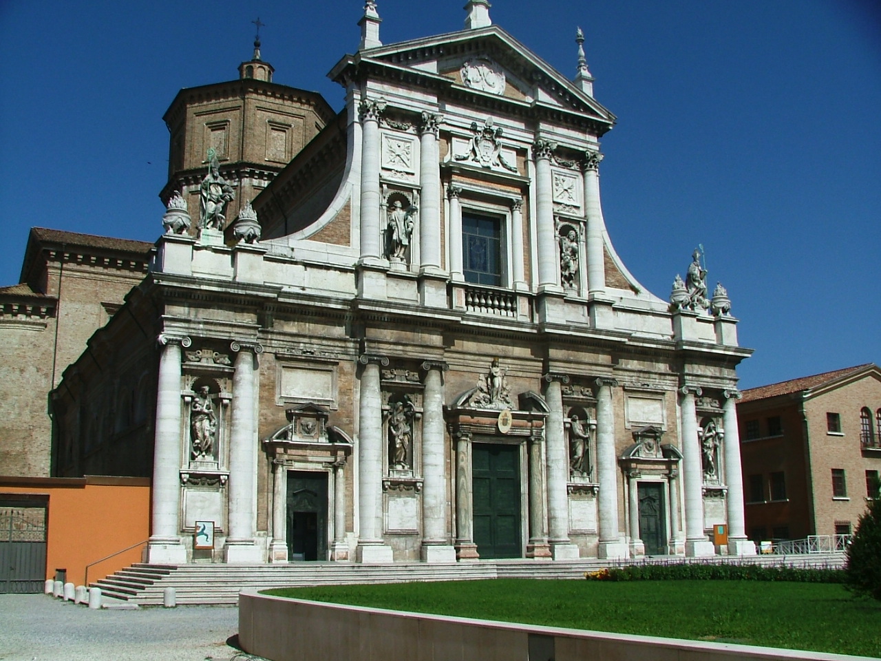 2004_0712Image0044 Santa Maria in Porto.JPG